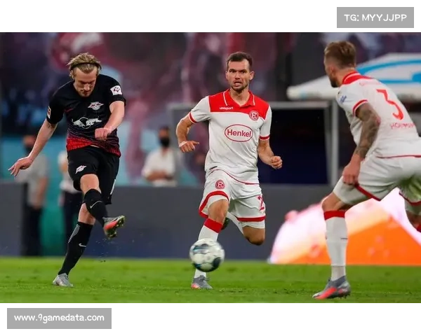 德甲争四白热化，勒沃库森净胜球优势暂居前三